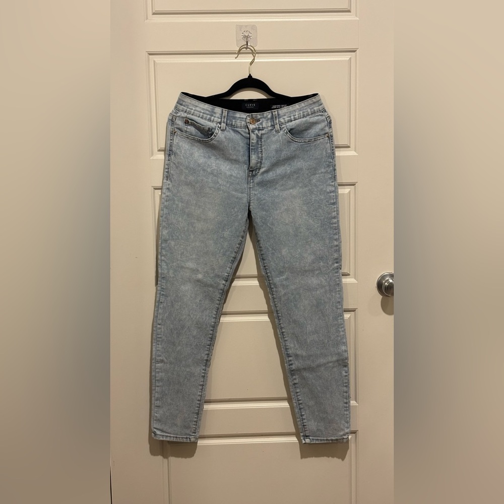 Light Wash High-Rise Skinny Jeans – Soft Stretch Denim, Everyday Essential